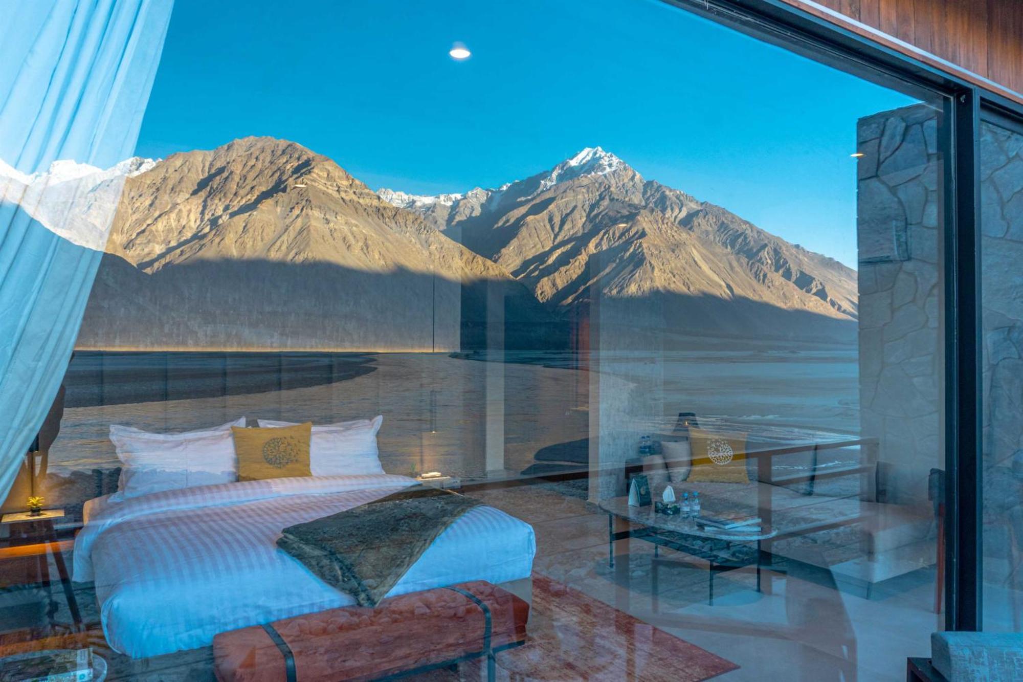 ホテル Himmel Skardu By Luxus エクステリア 写真