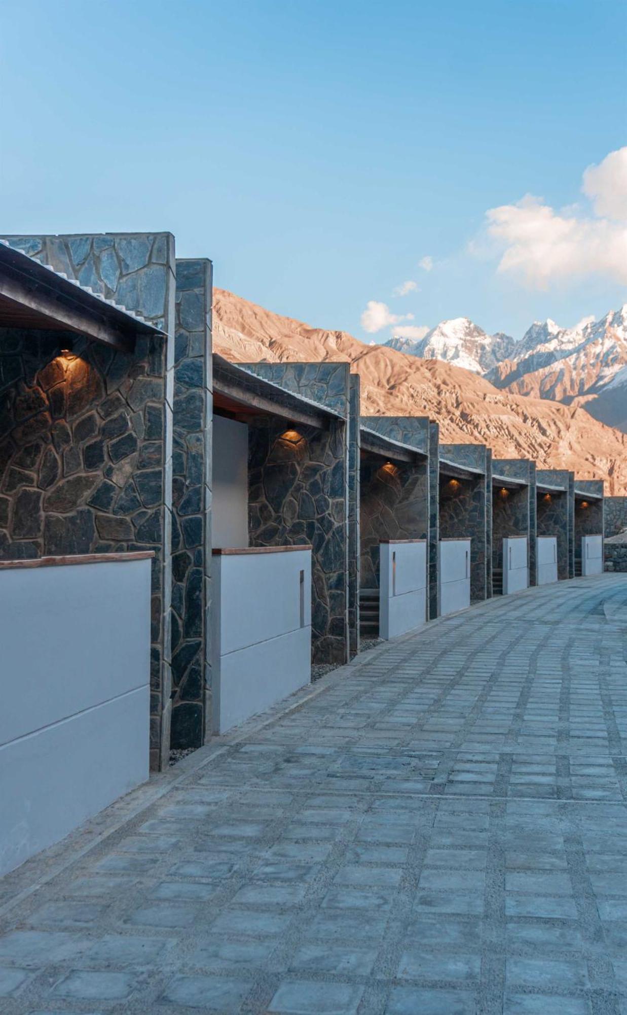 ホテル Himmel Skardu By Luxus エクステリア 写真